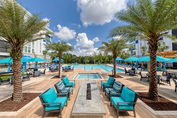 Ciel Luxury Apartments | Jacksonville, FL | Outdoor Fire Pit - Photo Gallery 2