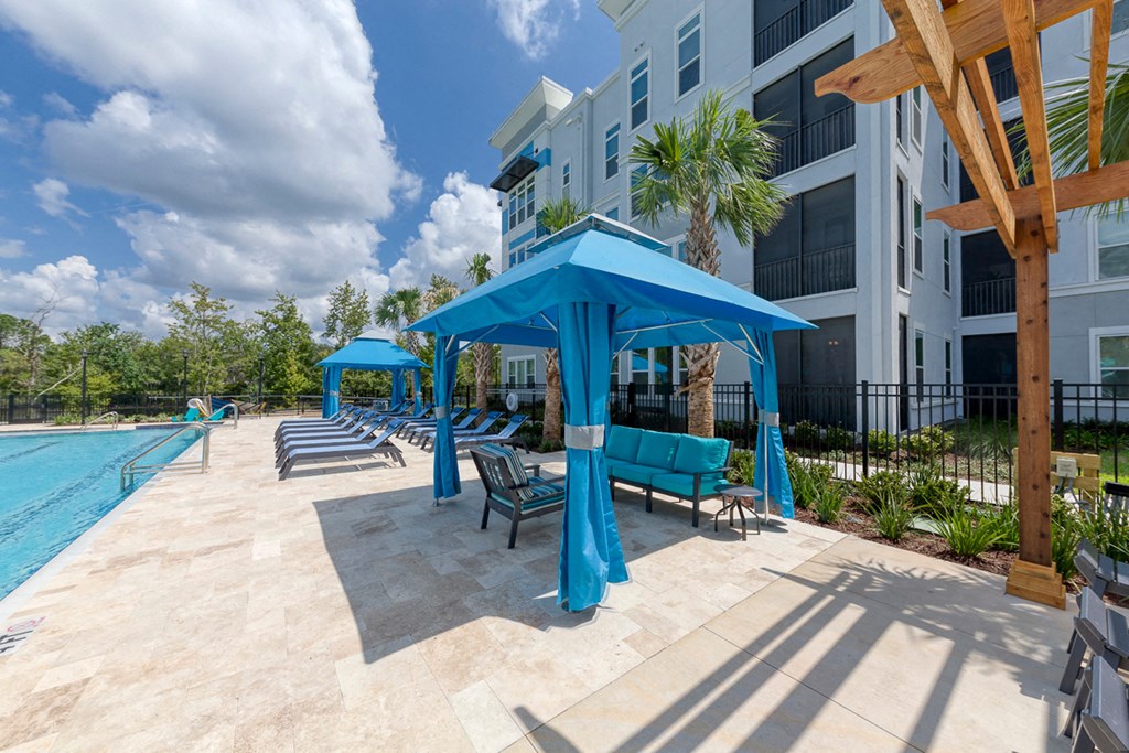Ciel Luxury Apartments | Jacksonville, FL | Poolside Cabanas