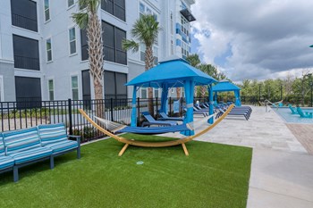 Ciel Luxury Apartments | Jacksonville, FL | Poolside Hammocks and Cabanas Ciel Luxury Apartments | Jacksonville, FL | Poolside Hammocks and Cabanas - Photo Gallery 4