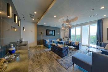 Ciel Luxury Apartments | Jacksonville, FL | Resident Sky Bar - Photo Gallery 25