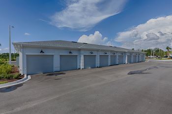 Ciel Luxury Apartments | Jacksonville, FL | Private Garages