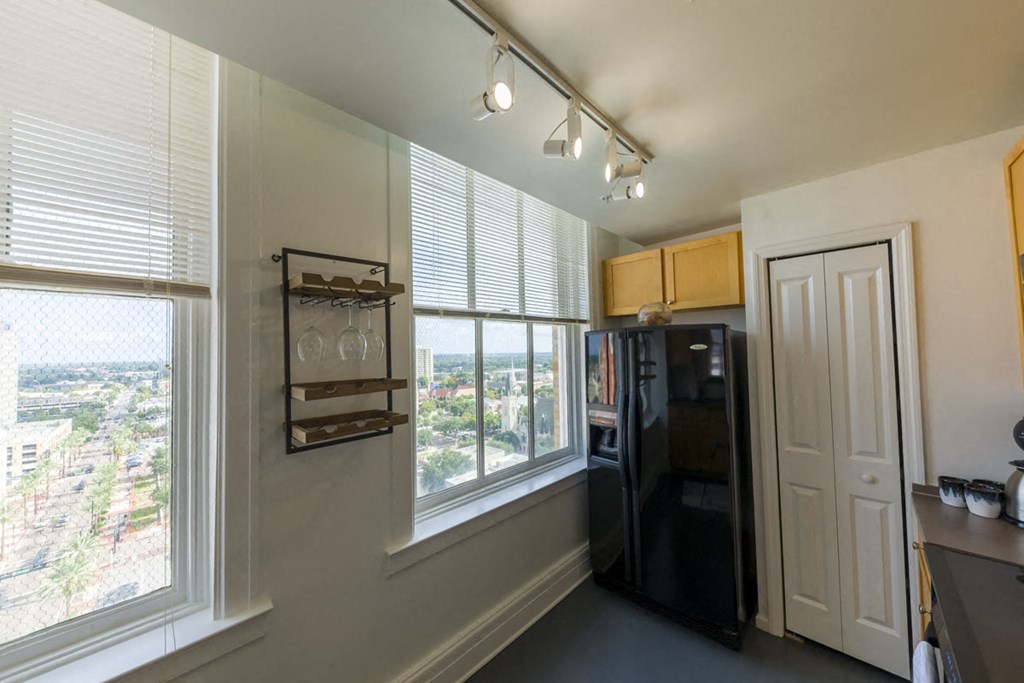 11 East Apartments | Downtown Jacksonville, FL