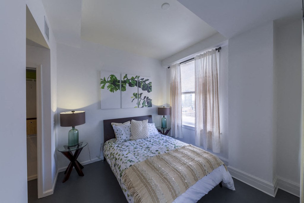 11 East Apartments | Downtown Jacksonville, FL