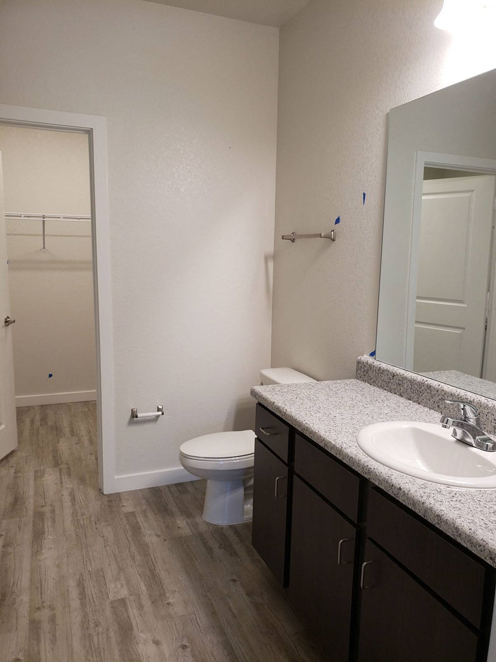 Sydney Trace Apartments Bathroom