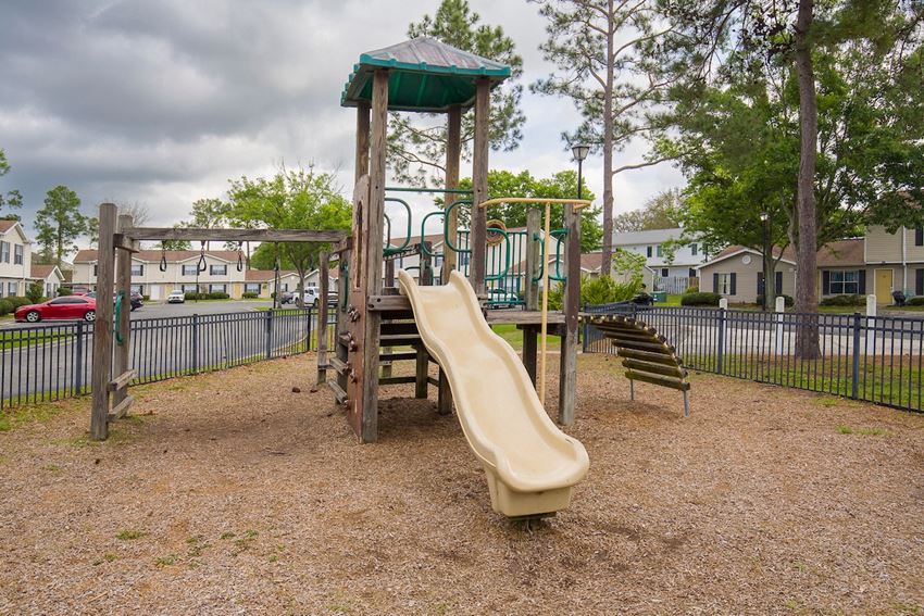Pinewood Pointe Apartments, 1801 Kernan Boulevard South, Jacksonville