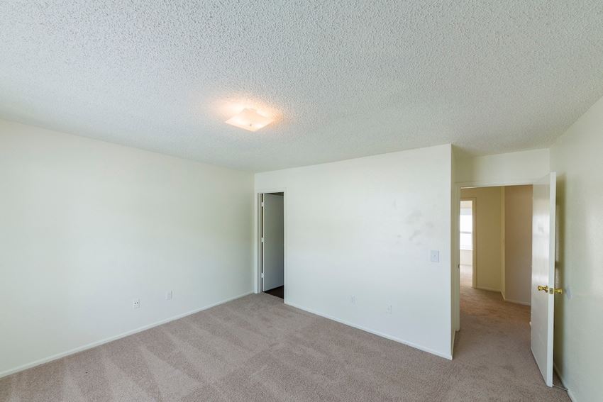 Pinewood Pointe Apartments, 1801 Kernan Boulevard South, Jacksonville