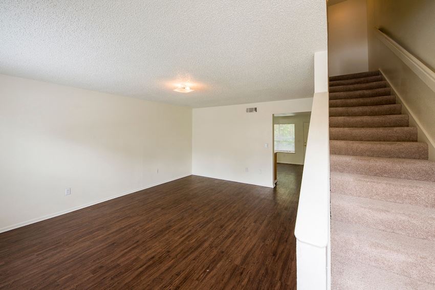 Pinewood Pointe Apartments, 1801 Kernan Boulevard South, Jacksonville