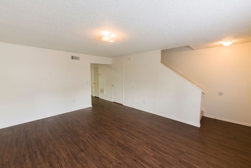 Pinewood Pointe Apartments, 1801 Kernan Boulevard South, Jacksonville