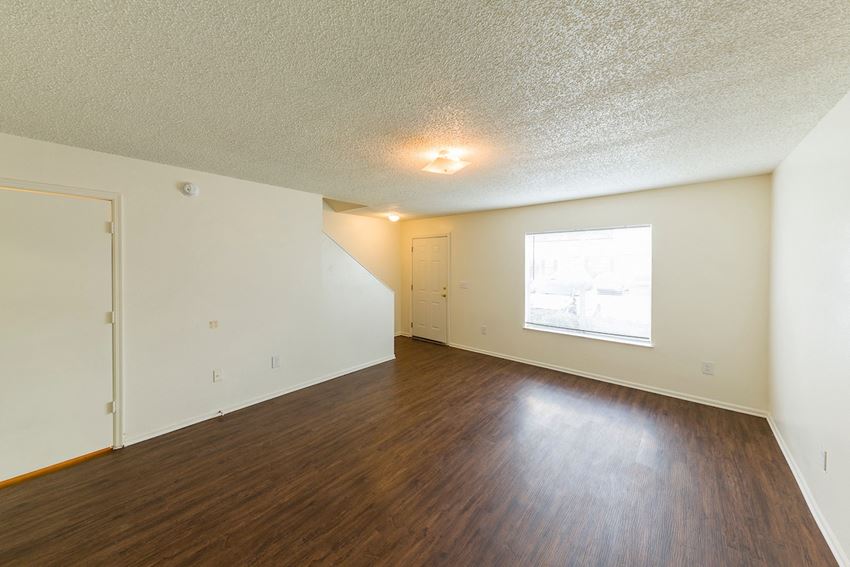 Pinewood Pointe Apartments, 1801 Kernan Boulevard South, Jacksonville