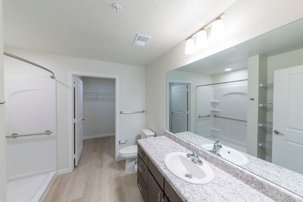 Jacksonville, FL| Melissa Grove | Bathrooms