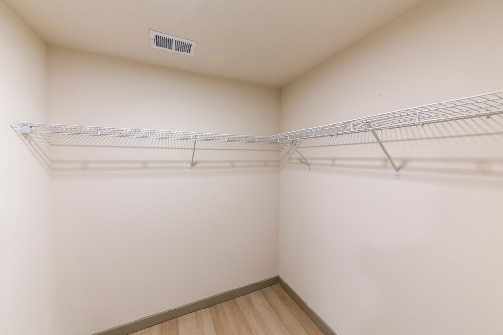 Gavin Point Apartments | Jacksonville, FL | Closets