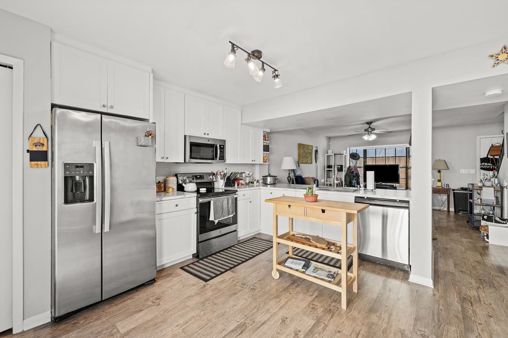 Albany Apartments | Tampa, FL | Kitchen