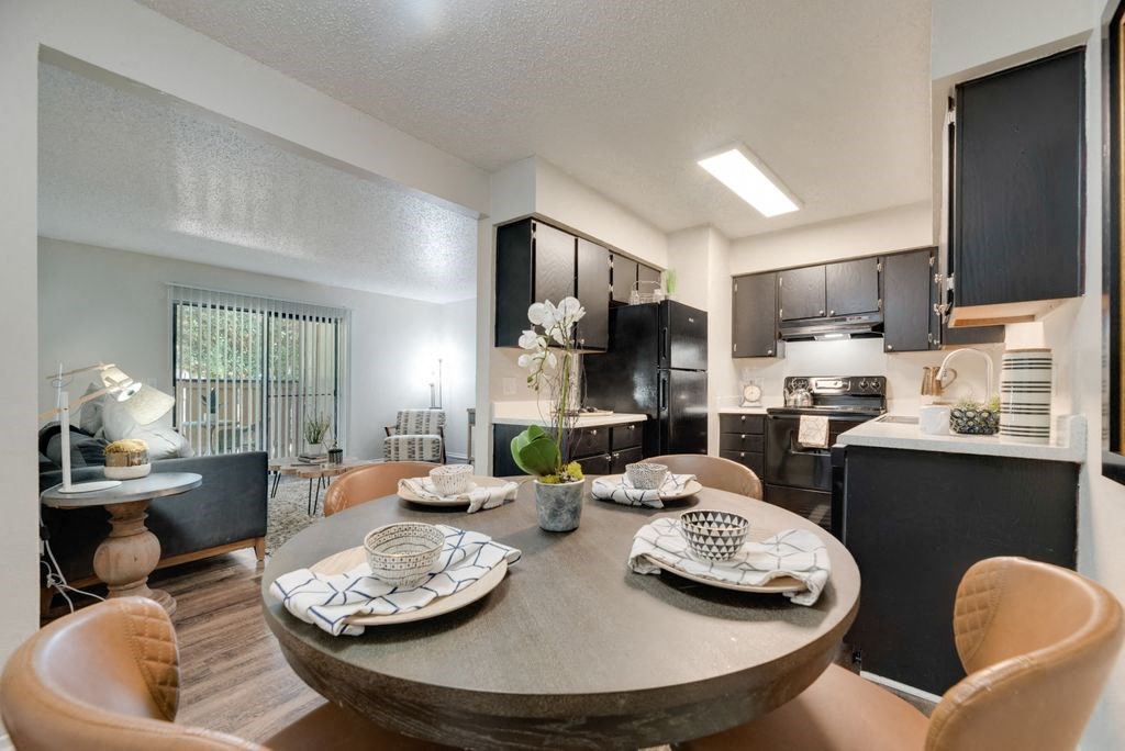 The Park at Wintergreen Apartments | DeSoto, TX  | Open Kitchen and Dining Room
