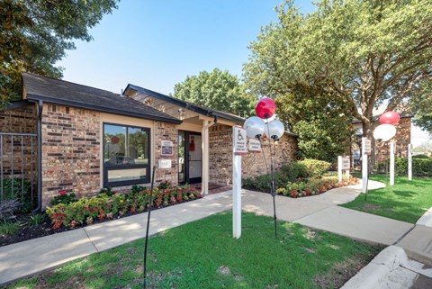 The Park at Wintergreen Apartments | DeSoto, TX  | Community Office