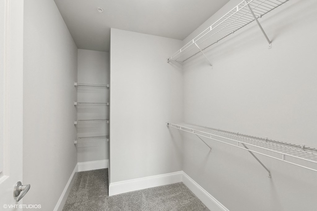 Allure Hermann Park | Oversized Walk-In Closets