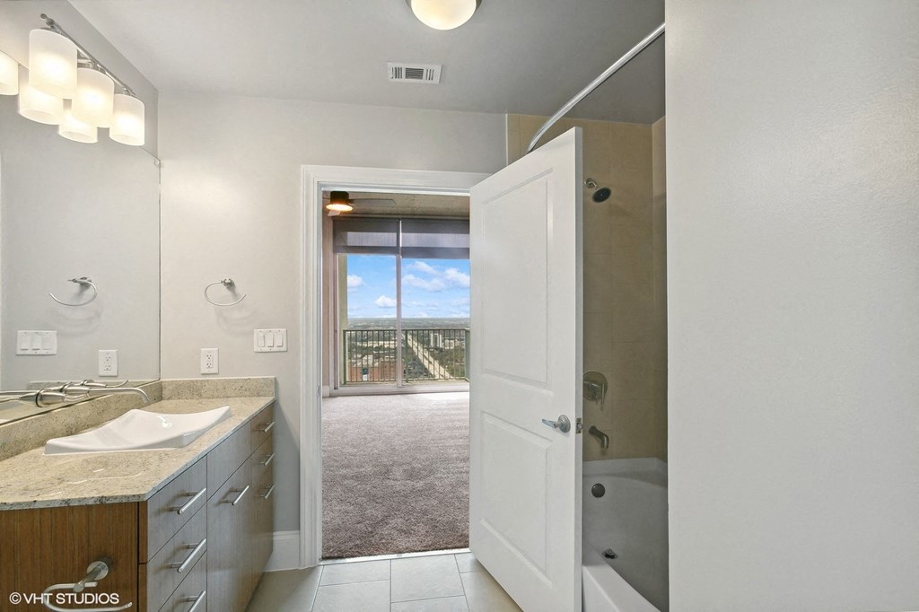 Allure Hermann Park | Spa inspired bathroom