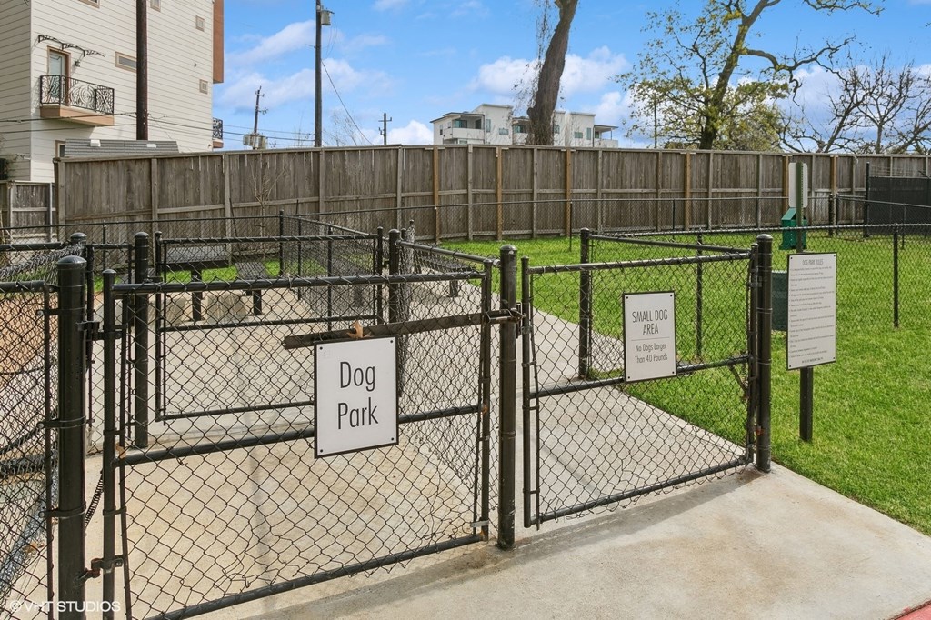 Allure Hermann Park | Pet Park