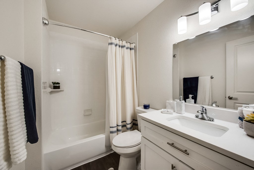 Horizons at Sunridge Bathroom