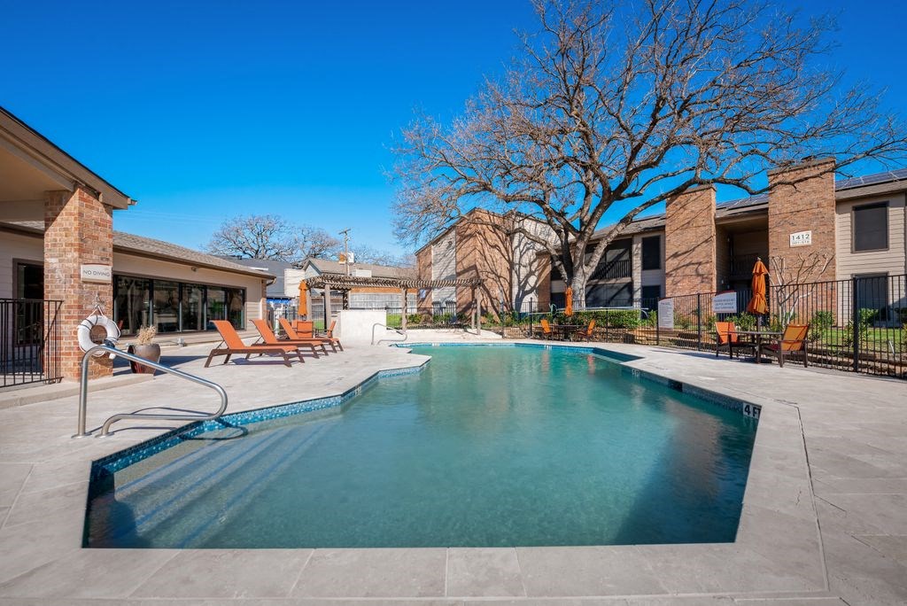 Horizons at Sunridge Pool