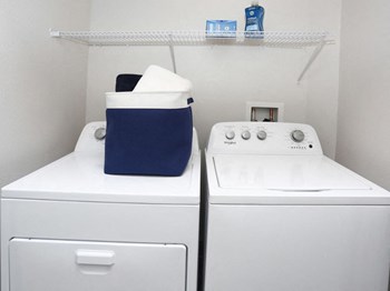 Ciel Luxury Apartments | Jacksonville, FL | Washer and Dryer Included - Photo Gallery 61