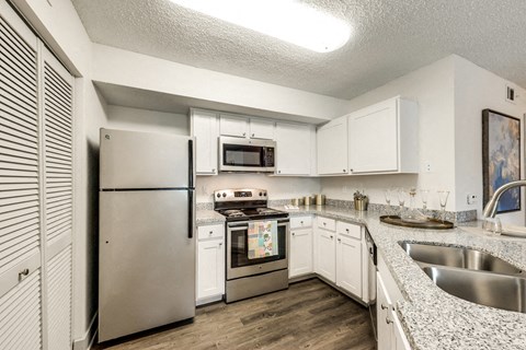 Bahia Cove Apartments Model Kitchen