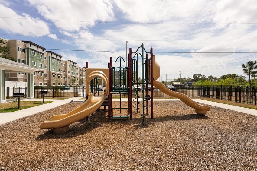 Palmetto Pointe | Playground Palmetto Pointe | Playground - Photo Gallery