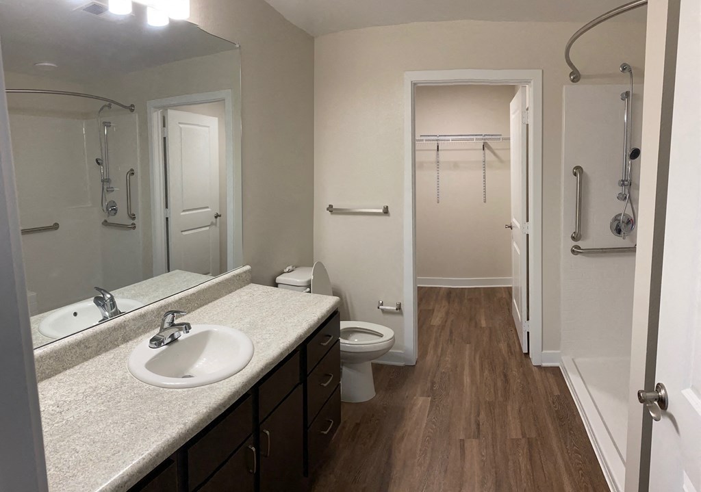 Lucas Creek Bathroom