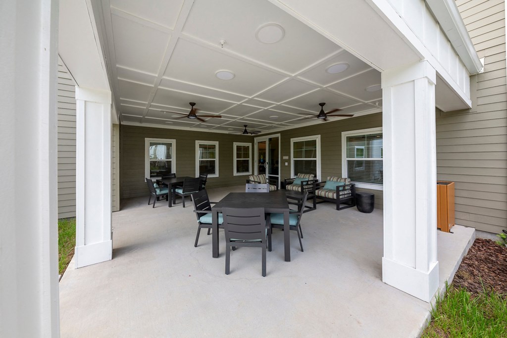 Molly Crossing| Middleburg, FL | Covered Porch