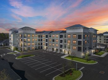 Longleaf at St. Johns Apartments | St. Johns, FL | Garages Attached to Building