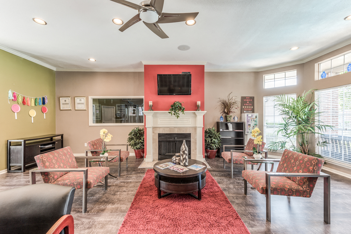 Parque at Bellaire Leasing Office