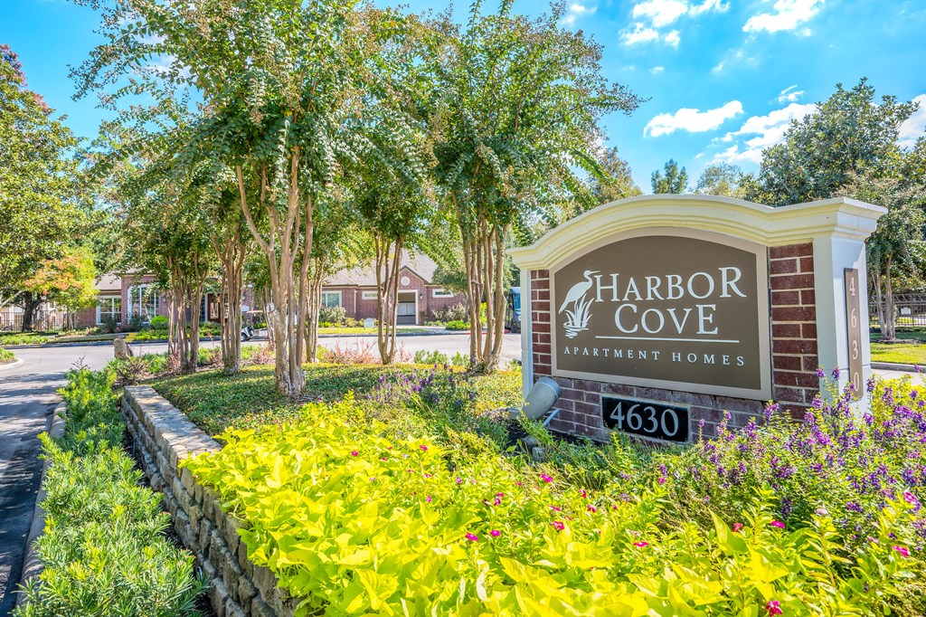 Harbor Cove Apartments Community Entrance