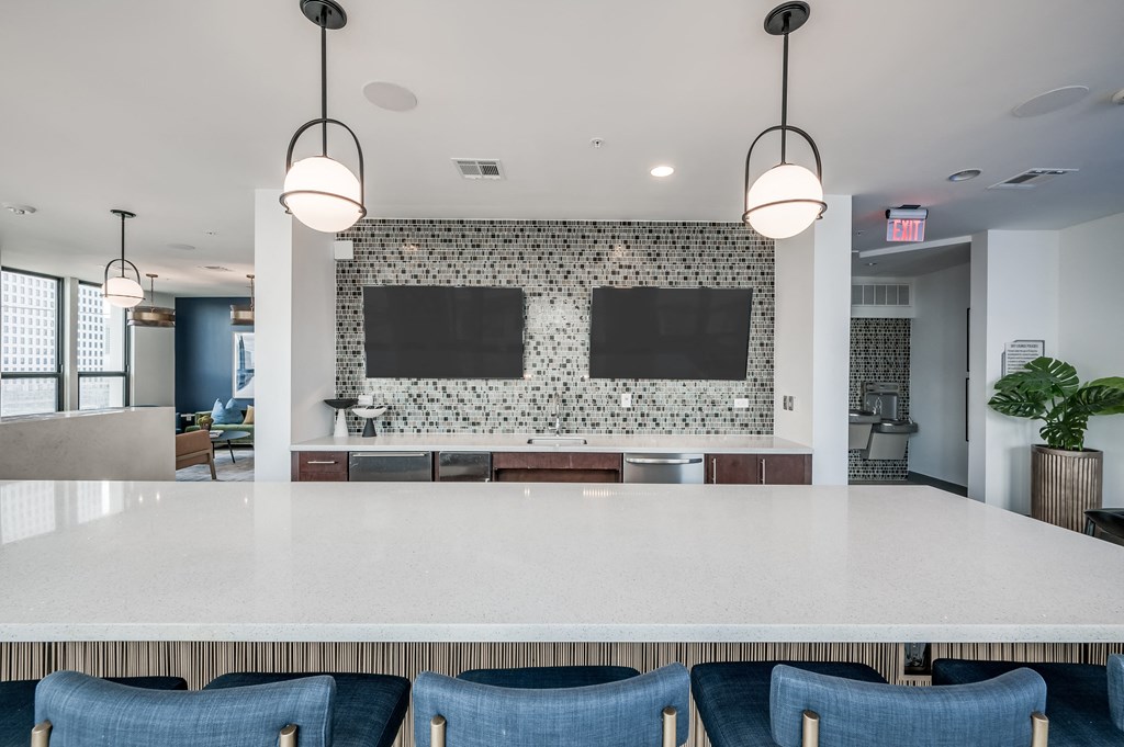 Skylounge with Epicurean Kitchen, Bistro Seating and Exquisite Views of Downtown