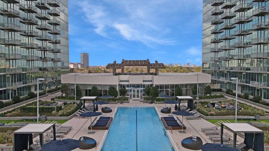 Allure Hermann Park | Infinity Pool with Private Cabanas