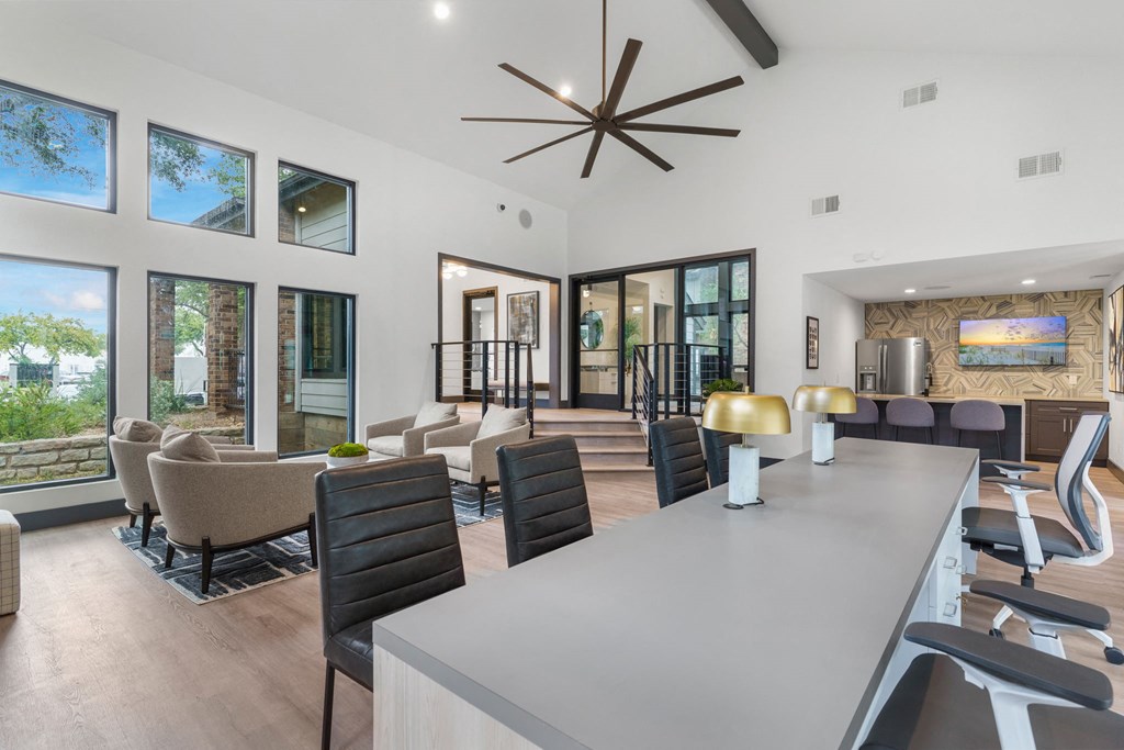 Hilton Head Apartments | Clubhouse | Dallas, TX