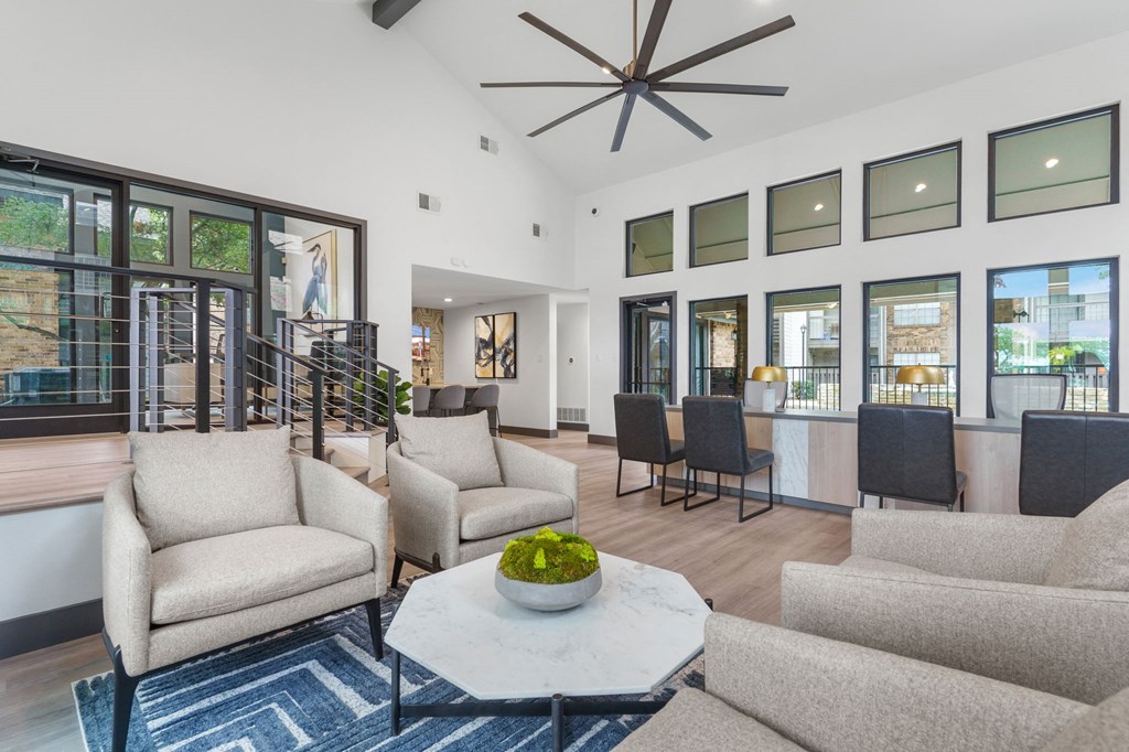 Hilton Head Apartments | Clubhouse | Dallas, TX