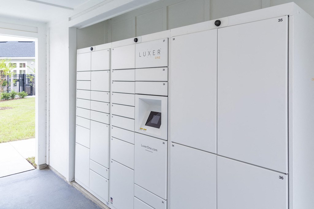 Kelsey Cove Luxer Package System