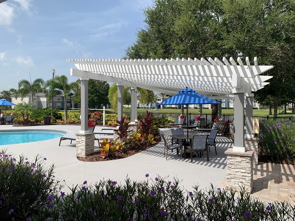 Madalyn Landing Pool