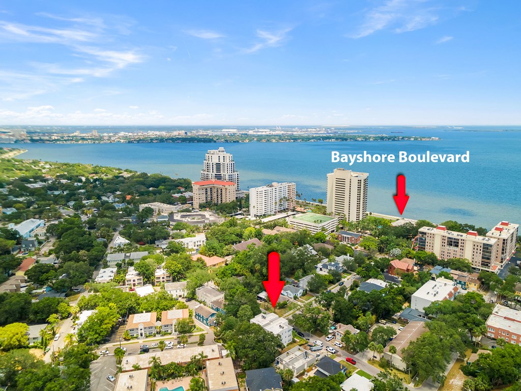 Aerial view of Bayshore boulevard