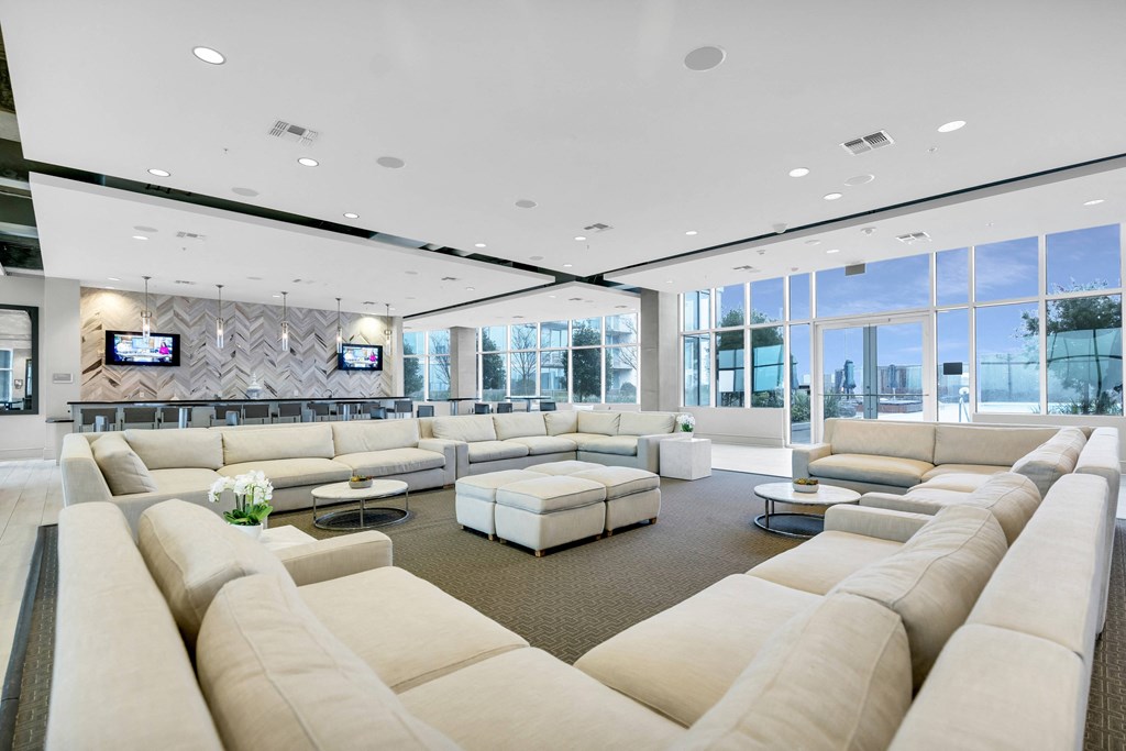 Allure Hermann Park | Resident Lounge with Stunning Views of Hermann Park