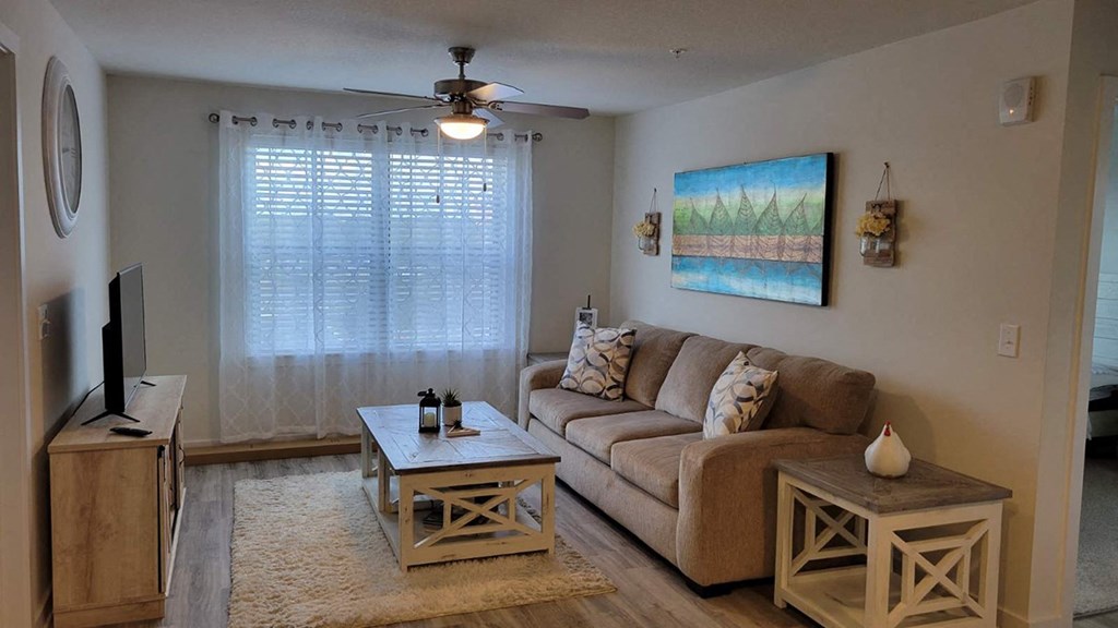 Macie Creek Apartments Living Room