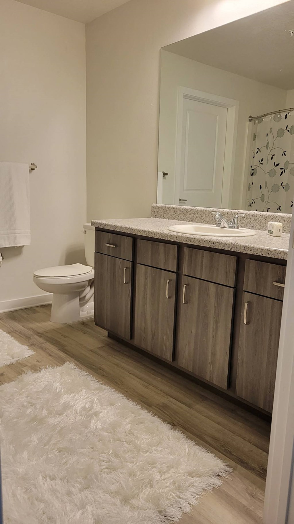 Macie Creek Apartments Bathroom