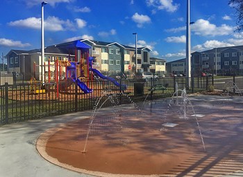 Parkside Commons Splash Pad - Photo Gallery 10