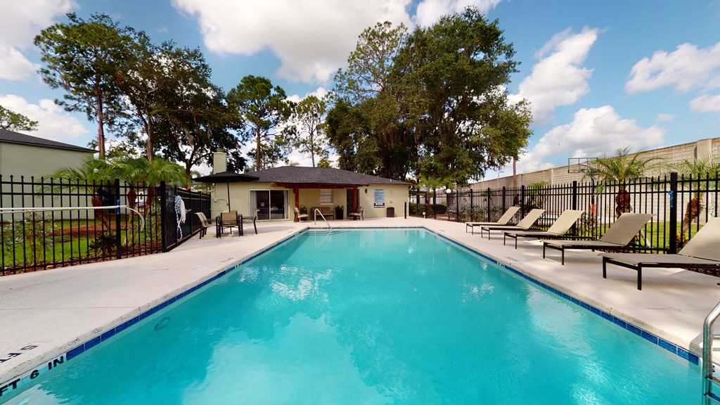 Townsgate Apartments Pool