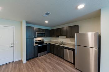 Molly Crossing| Middleburg, FL | Fully-Equipped Kitchens