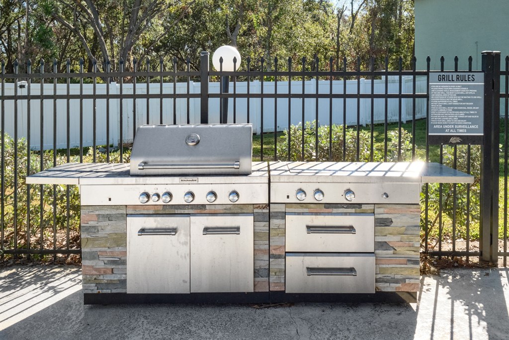 Townsgate Apartments | Plant City, FL | BBQ & Picnic Area