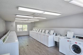 Townsgate Apartments | Plant City, FL | Laundry Facilities