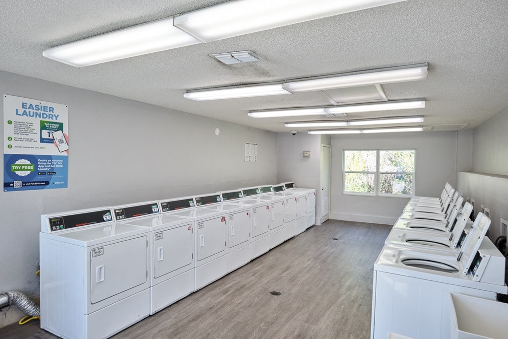 Townsgate Apartments | Plant City, FL | Laundry Room