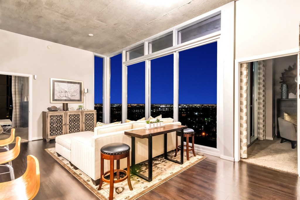 Allure Hermann Park | Living Room