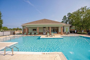 Fountains of Edenwood Pool With Lounge Seating Fountains of Edenwood Pool With Lounge Seating - Photo Gallery 4