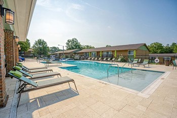 Fountains of Edenwood Pool with Lounge Seating Fountains of Edenwood Pool with Lounge Seating - Photo Gallery 2